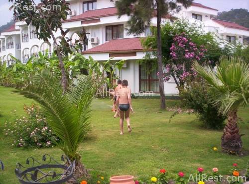 Sailors Beach Club 8